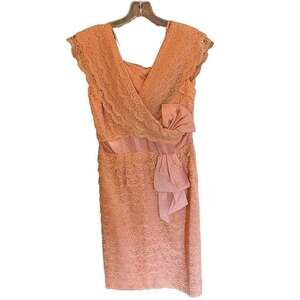 Vintage 1950s Peach Layered Scalloped Lace and Satin Wiggle Sheath Dress